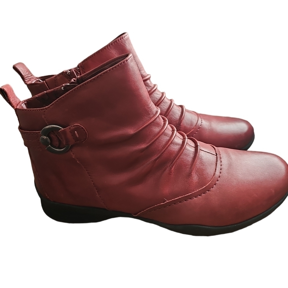 Earth Alta Bordeaux red leather ankle boots sz 9